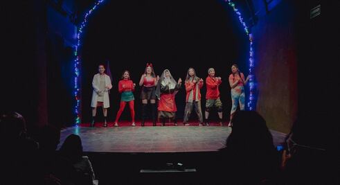 Las “Antinavideñas”: 10 monólogos contra la doble moral en esta época