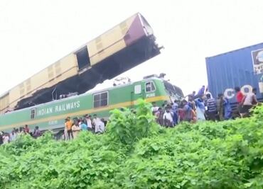 Choque de trenes en la India deja al menos ocho muertos