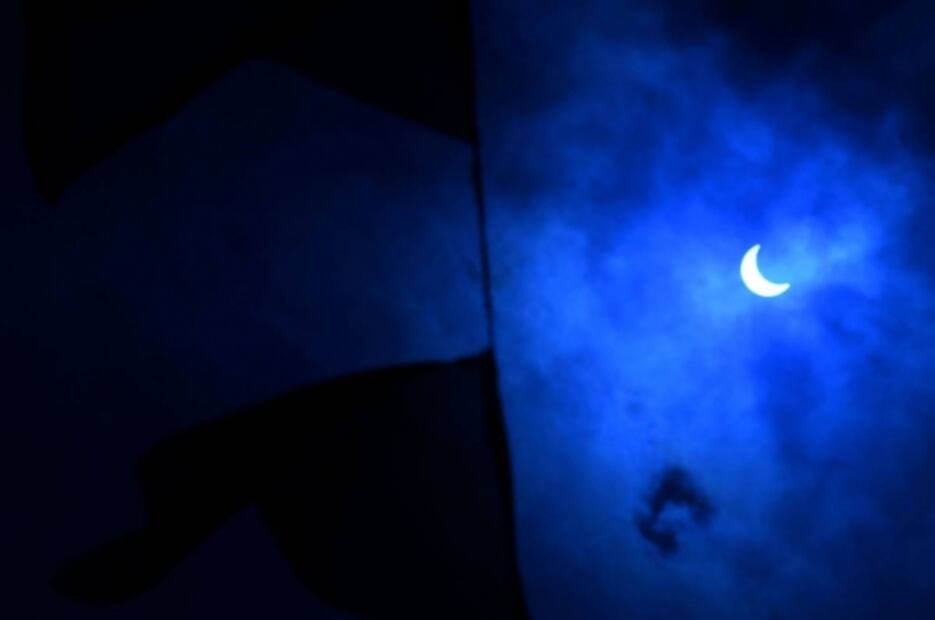 Inicia el verano con un eclipse tipo “círculo de fuego” en África y Asia