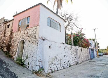 “De pronto arregló su casa y la puso de lujo”