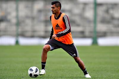 El Tecatito no volverá pronto al Tricolor