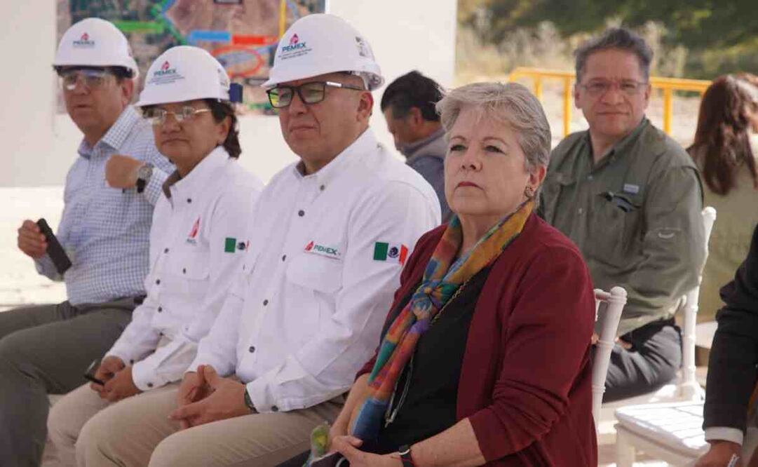 Alicia Bárcena, secretaria de Medio Ambiente y Recursos Naturales, realizó una visita de trabajo a Tula, Hidalgo, en la que sostuvo un encuentro con directivos de Petróleos Mexicanos . Foto: Especial