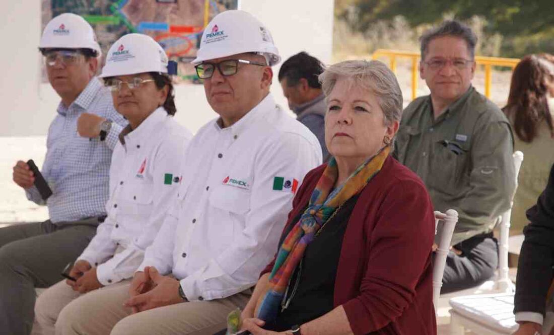 Alicia Bárcena, secretaria de Medio Ambiente y Recursos Naturales, realizó una visita de trabajo a Tula, Hidalgo, en la que sostuvo un encuentro con directivos de Petróleos Mexicanos . Foto: Especial