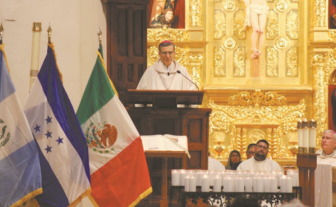 En la misa por los muertos en Texas, el arzobispo de San Antonio, Gustavo García Siller, dijo que la migración es un fenómeno natural. Foto: Francisco Rodríguez/ EL UNIVERSAL.