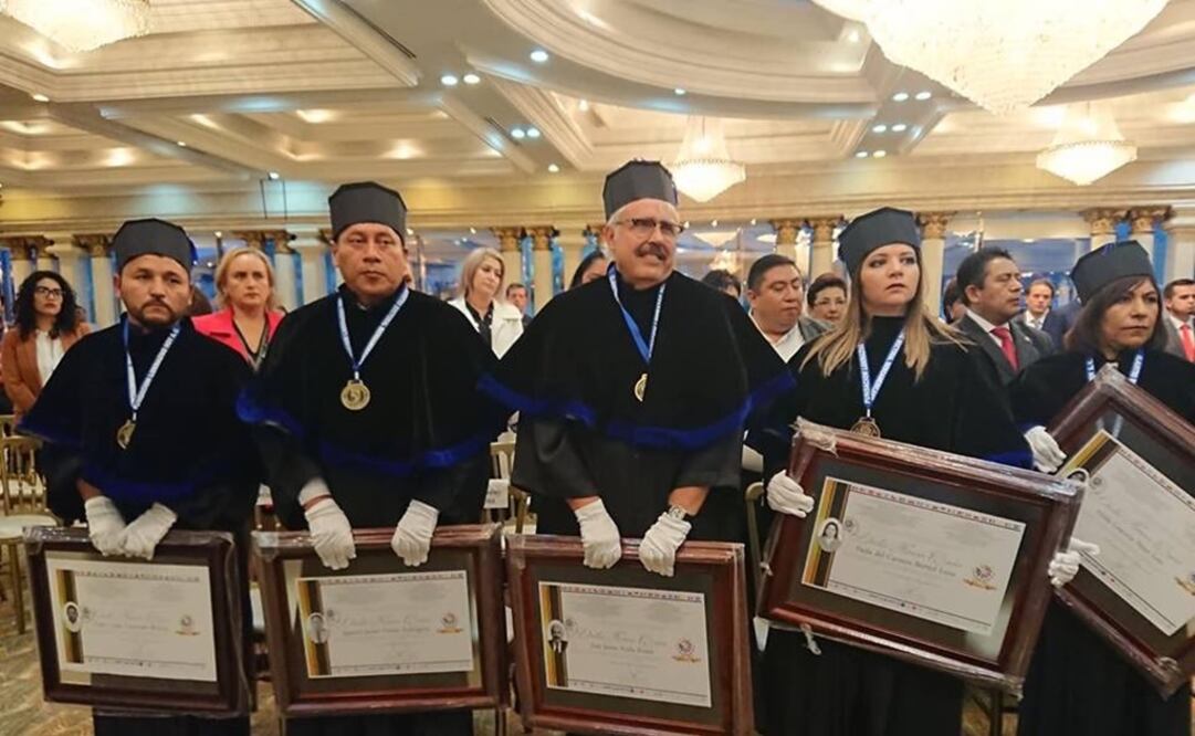 Por su destacada labor a favor de jóvenes fue reconocido "El MIjis" en Pachuca. Foto: Especial