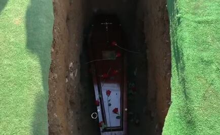 Hombre hace broma el día de su propio funeral en Irlanda