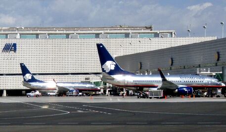 Asegura AMLO que se tendrán cuatro meses y no tres para mudar operaciones de carga del AICM