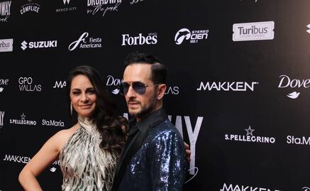 Paulina Madrazo enseña todo en alfombra roja