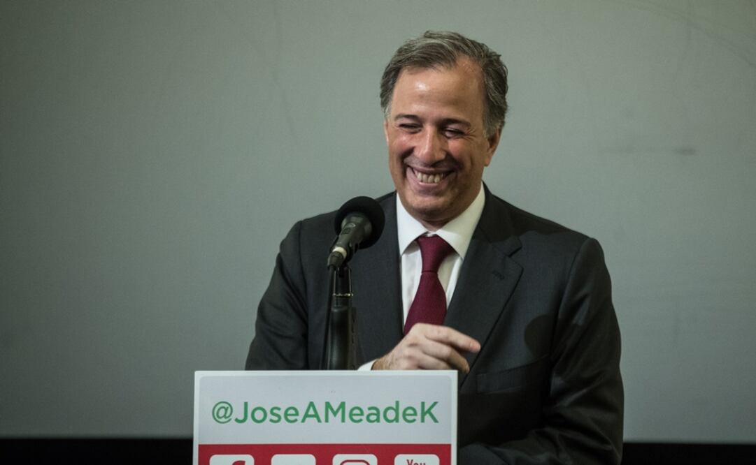 El candidato presidencial se reunió con el Consejo Mexicano de la Industria de Productos de Consumo. /Germán Espinosa - EL UNIVERSAL