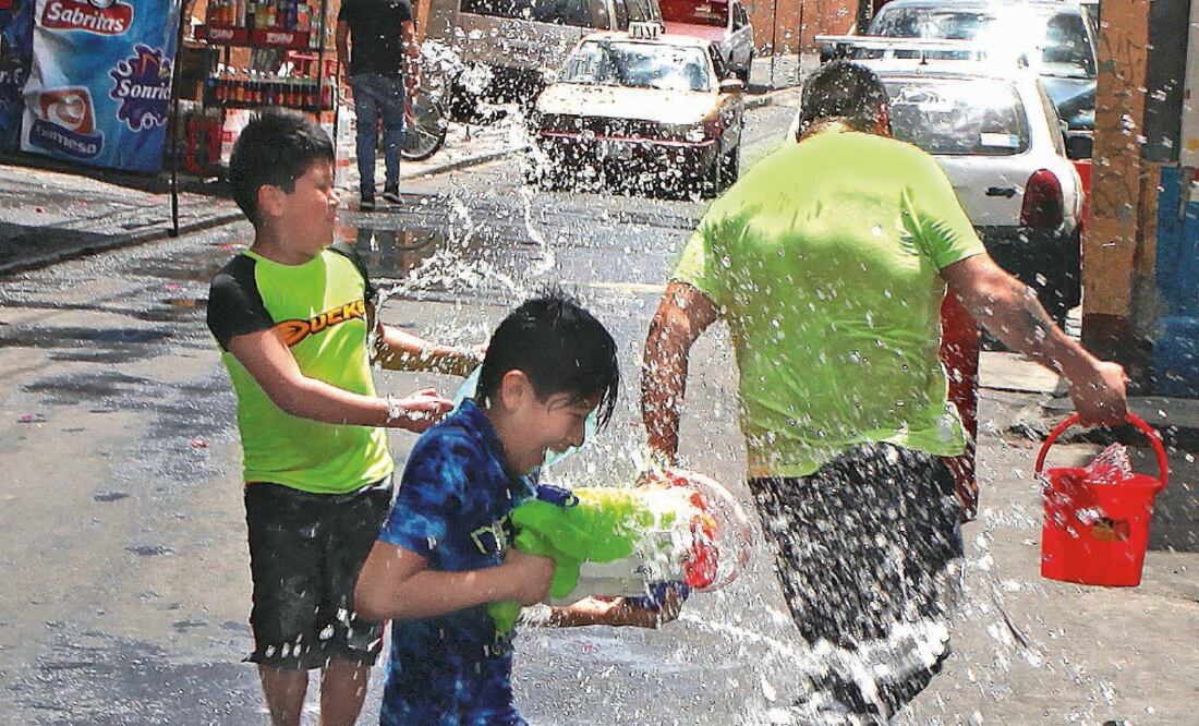 El arresto por desperdicio de agua es conmutable; si hay reincidencia son 36 horas en el Juzgado Cívico. (FOTO: ARCHIVO EL UNIVERSAL)