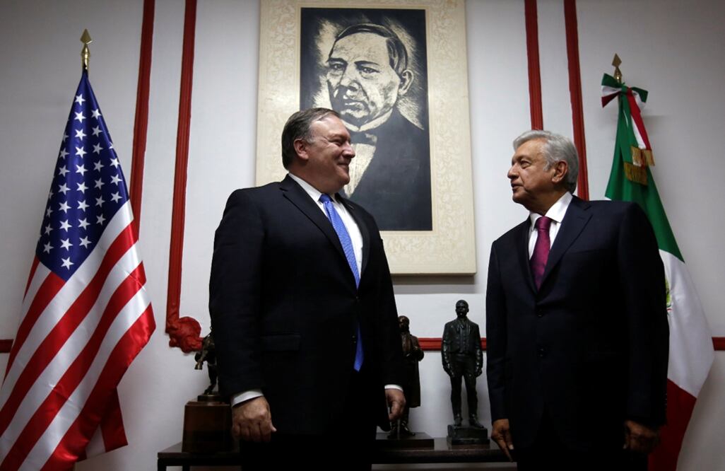 El virtual Presidente electo, Andrés Manuel López Obrador y Mike Pompeo, secretario de Estado de Estados Unidos. Foto: Reuters