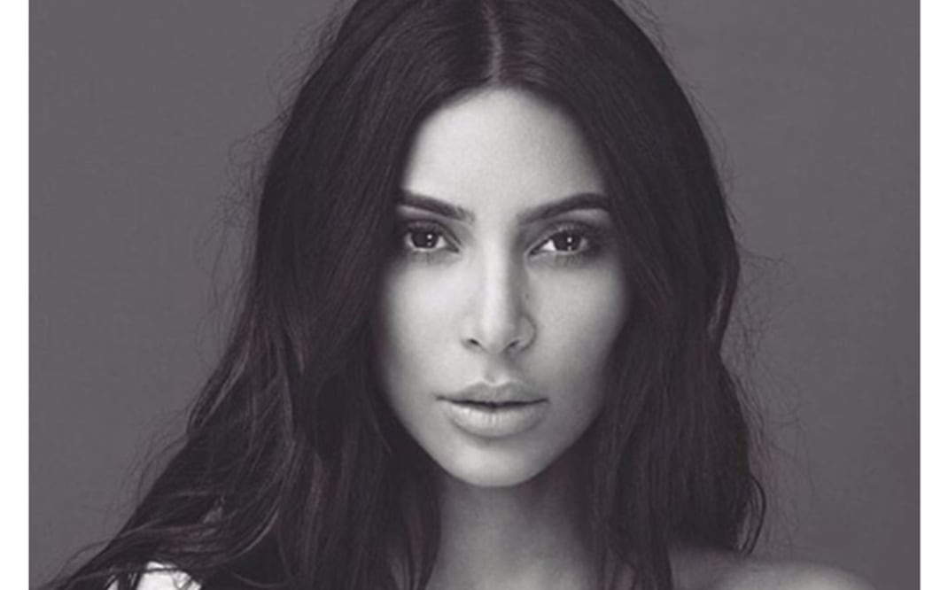 En días recientes, la influencer publicó una imagen de su busto con una prenda similar. (Foto: Instagram)