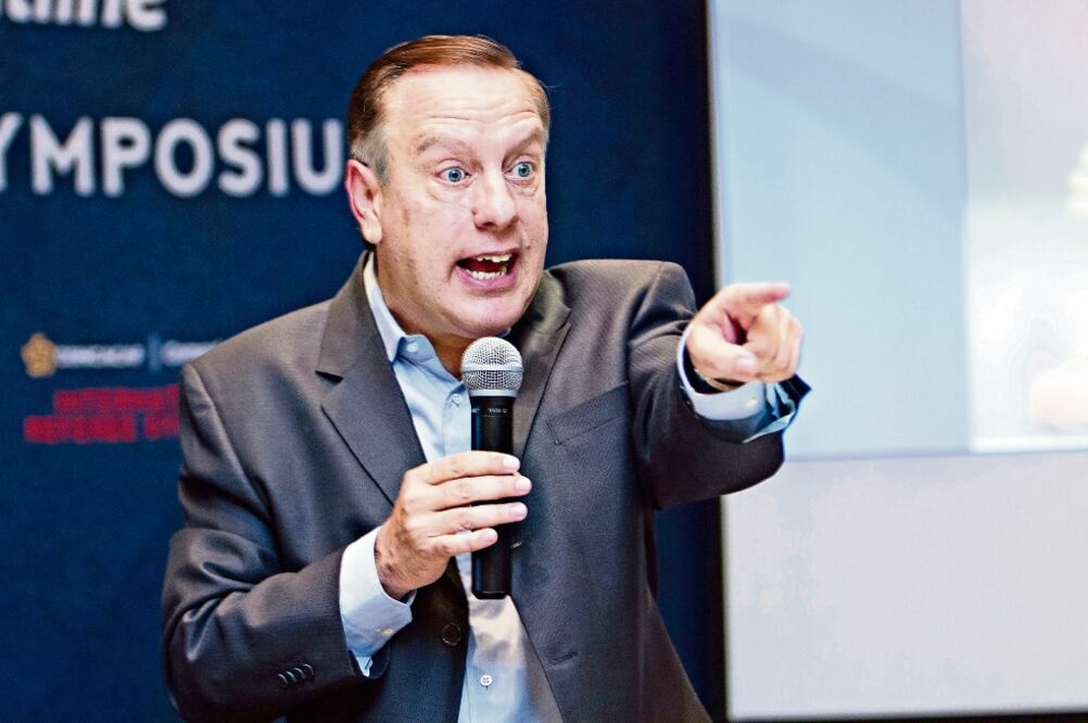 El ex comentarista revela que de ser el elegido vendrán muchas críticas por sus nexos con Televisa (IMAGO7)