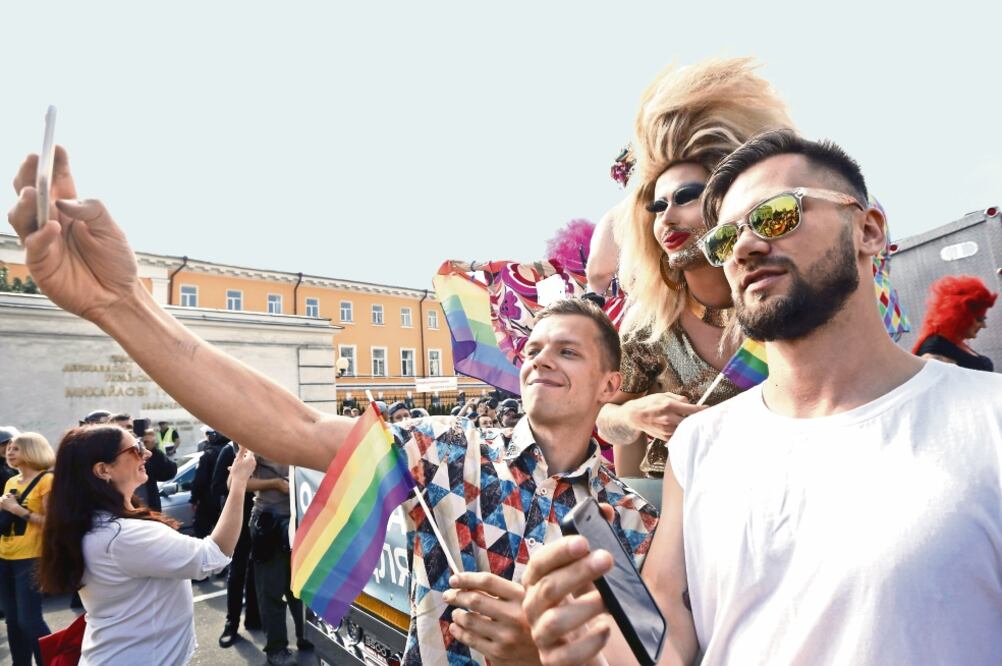 Respaldo. El funcionario del Banco Mundial destacó a organizaciones en México, Argentina y Brasil que piden solucionar la exclusión LGBTTTI. (SERGII KHARCHENKO. XINHUA)