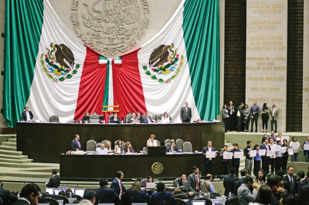 En la sesión, se acordó que el Fondo Metropolitano del Valle de México, compartido entre el Estado de México, Hidalgo y el DF, se quedó en 4 mil 52 millones 282 mil 679 pesos (IVAN STEPHENS EL UNIVERSAL)