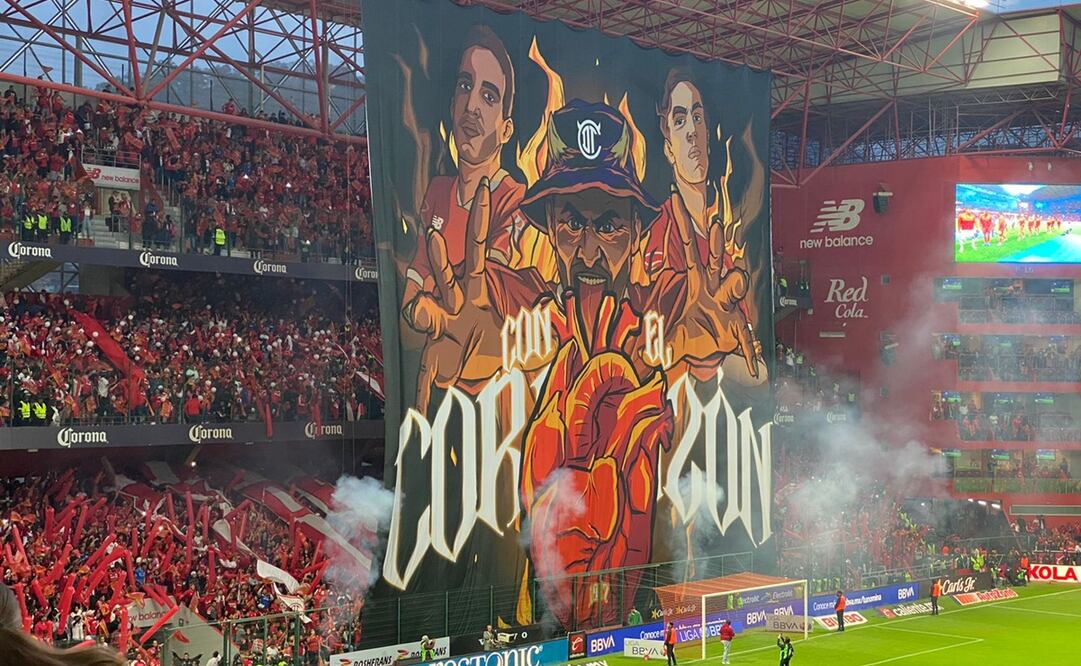 Así fue el increíble recibimiento a los Diablos Rojos en "El Infierno", durante los Cuartos de Final del Clausura 2025 ante Monterrey - Foto: Nicolás Schiller/EL UNIVERSAL