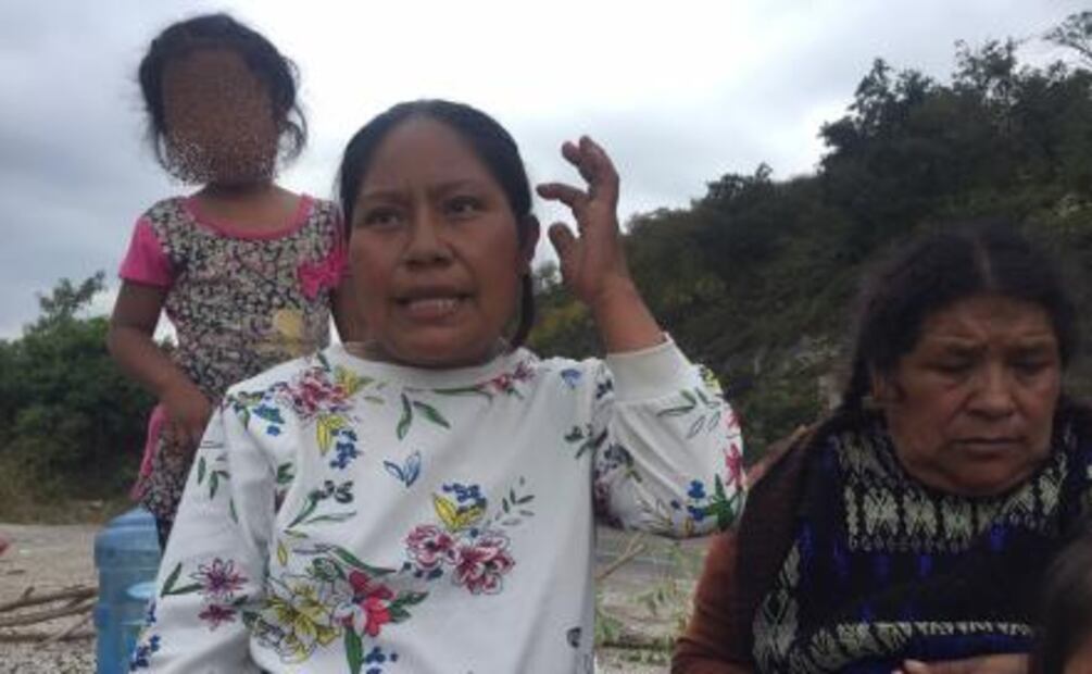 Rosa explica por qué camina en la caravana de desplazados de Chiapas