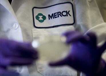 De ser aprobada, la píldora de Merck se convertiría en el primer tratamiento antiCovid ingerido desde casa en América