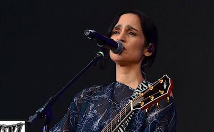 "A reconstruirnos, Viva México", dice Julieta Venegas