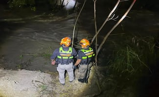 Lluvias dejan una mujer muerta en Nuevo León; rescatan a familias atrapadas por crecida de ríos