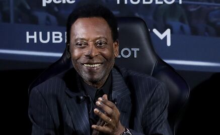 Pelé regresa a Brasil tras su hospitalización en Francia