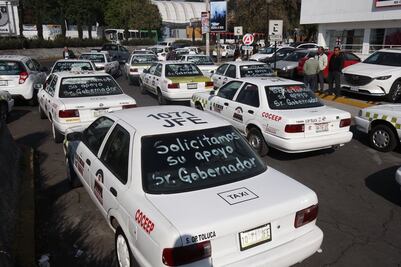 Protestan taxistas de las 4 regiones del Edomex por concesiones