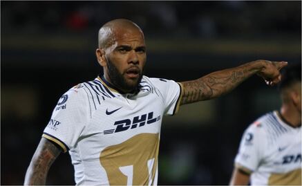 Dani Alves queda desvinculado de Pumas tras ser detenido en Barcelona