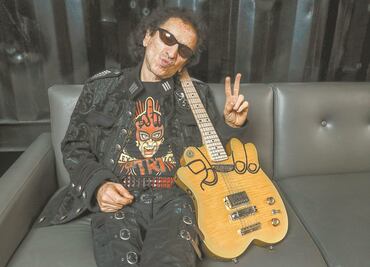 Imitador Christian Ahumada, “El Duende Preguntón”, se disculpa con Alex Lora por parodia de AMLO