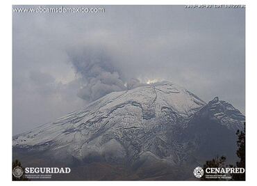 Reportan explosión del Popocatépetl con moderado contenido de ceniza