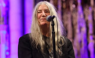 Patti Smith, la “madrina del punk” que convirtió la rebeldía en arte y ahora conquista el Princesa de Asturias 