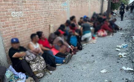 Rescatan a 61 migrantes extranjeros que estaban concentrados en patio de la empresa Ferromex 