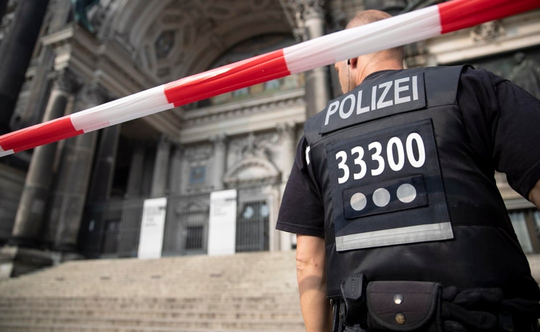 La Policía alemana disparó e hirió en una pierna a un hombre en el interior la catedral de Berlín (Foto: EFE)