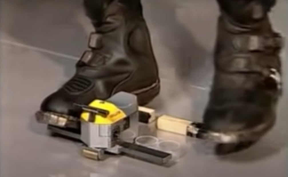 Esta es la moto más pequeña del mundo y sí puedes manejarla