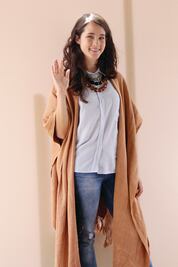 Celebran con trabajo y supersticiones