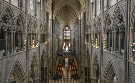 El papa Francisco dona reliquias para la coronación de Carlos III