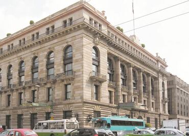 Analistas rebajan pronóstico del PIB al 2.60% para 2015