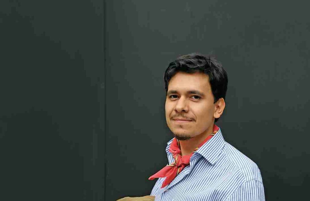 Noria es escritor, traductor,  maestro en Historia de la Filosofía Metafísica.