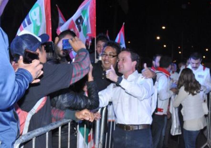 Comienza campaña Mikel Arriola en Monumento a la Revolución 