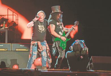 Obligan a Guns N’ Roses a cumplir contrato