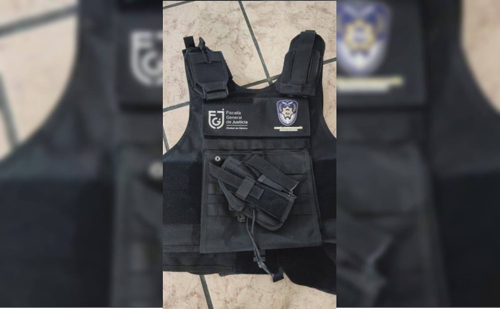 Los sujetos usaban chalecos de la FGJ-CDMX, sin que pertencieran a la corporación. Foto: Especial