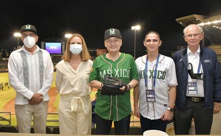 Lanza gobernador Durazo primera bola en jornada inaugural del Campeonato Mundial de Béisbol Sub-23 