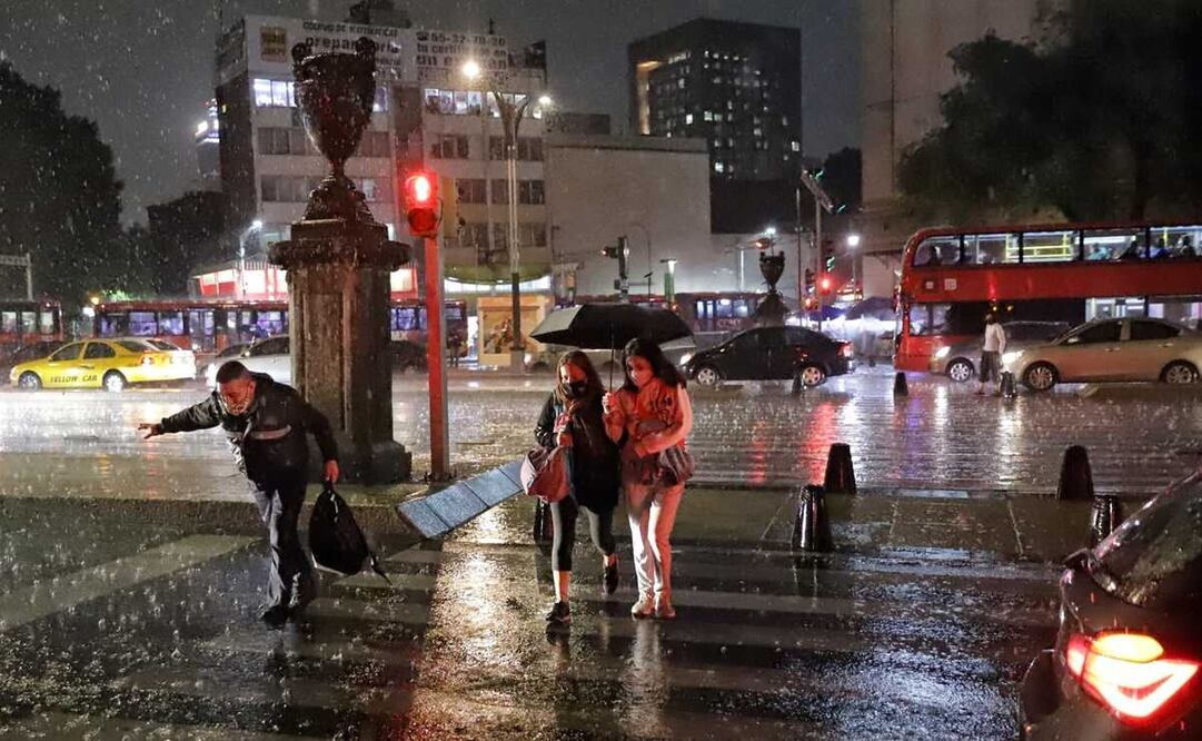 Fuerte lluvia y granizo llegan a la CDMX. Foto: Fernanda Rojas/EL UNIVERSAL