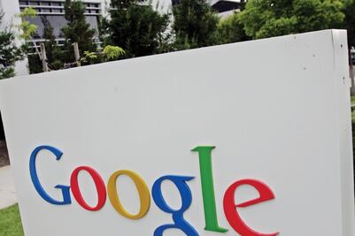 El gobierno de EU busca un "poder peligroso": Apple