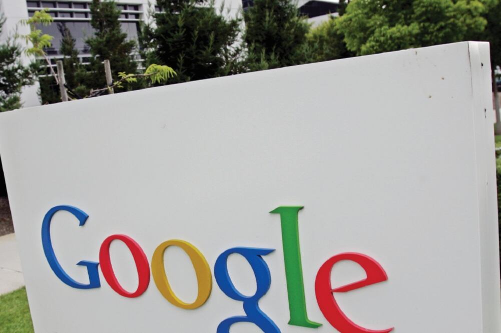 Google busca respaldar a Apple en su batalla con el FBI, pues teme que el caso siente precedentes (PAUL SAKUMA. AP)