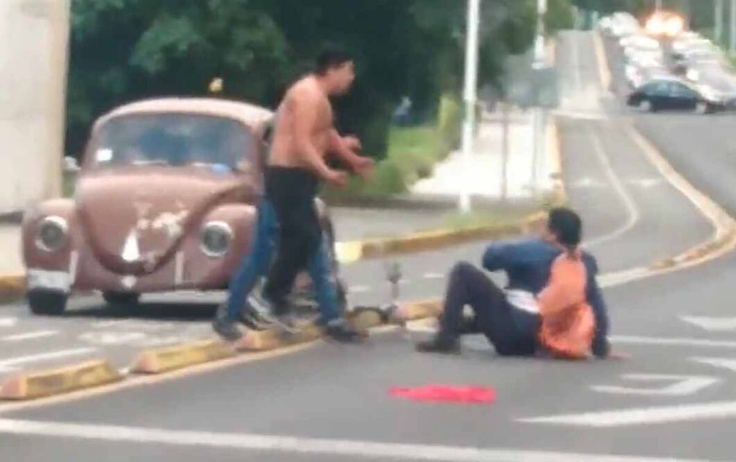 Captan en video golpiza a repartidor de apps en Edomex; aún no hay denuncia