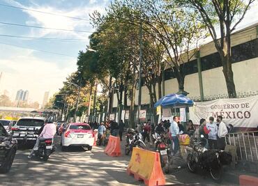 Alumnos tramitan beca en orden y a tiempo