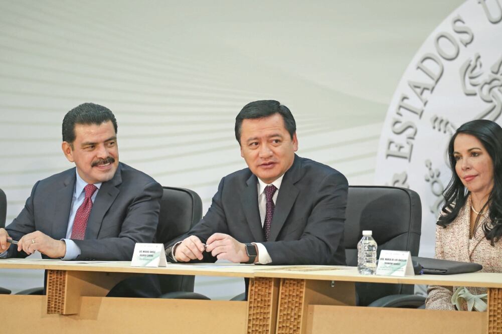 José Francisco Olvera Ruiz y Miguel Ángel Osorio Chong en la reunión (ESPECIAL)