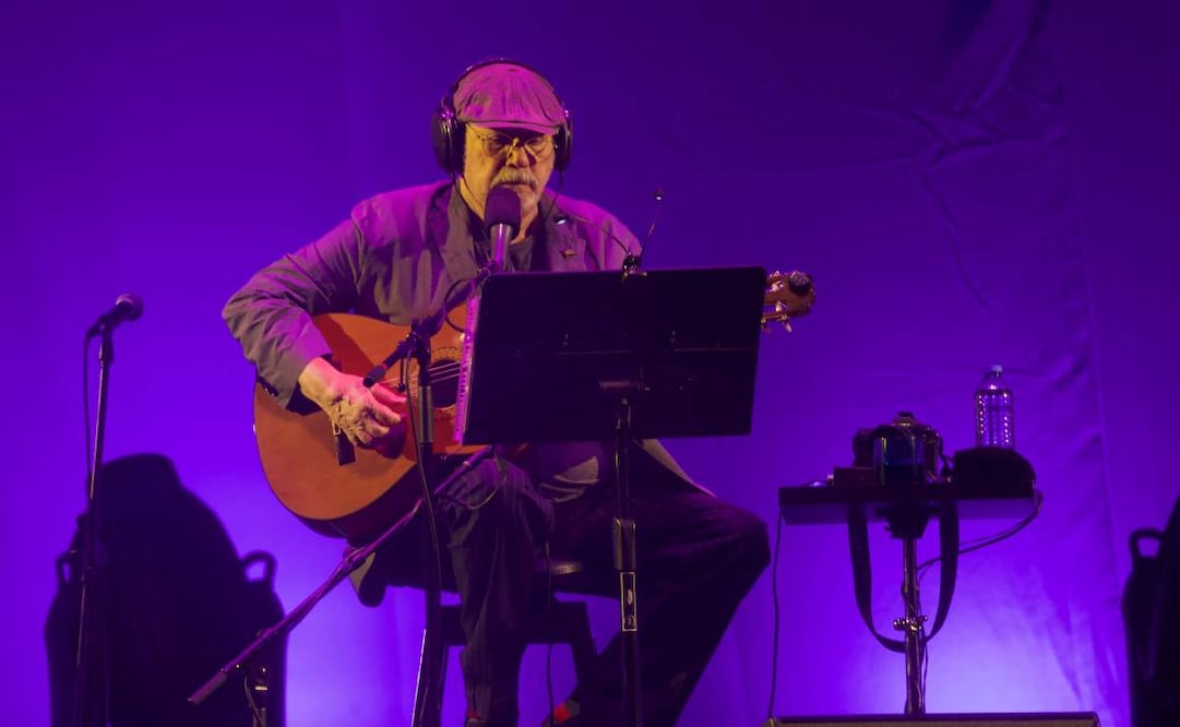 Silvio Rodríguez en el zócalo de la CDMX; fotografía de Germán Espinosa