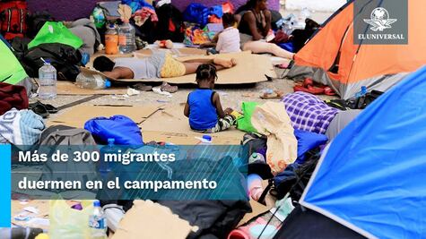 Sin dinero ni comida, migrantes sobreviven en espera de una cita