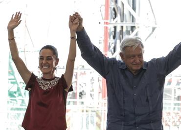 AMLO y Sheinbaum supervisan avances de obra del puerto de Guaymas, Sonora